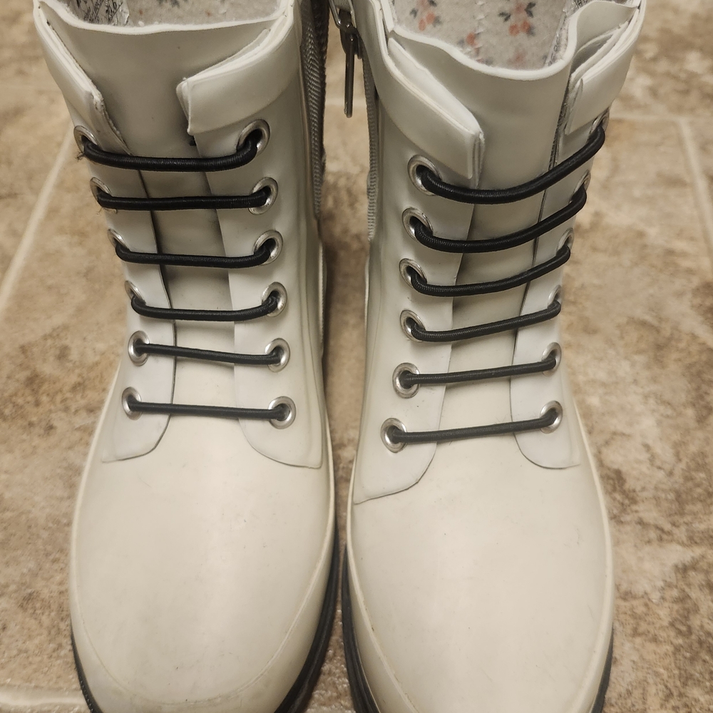Western Chief Girls 13 Rubber Boots White Lace-Up Floral Interior Zip Side
